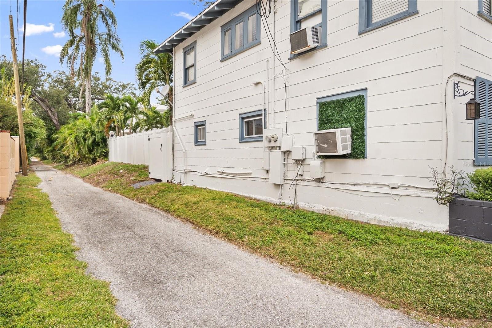RIDGEWOOD PARK - Residential