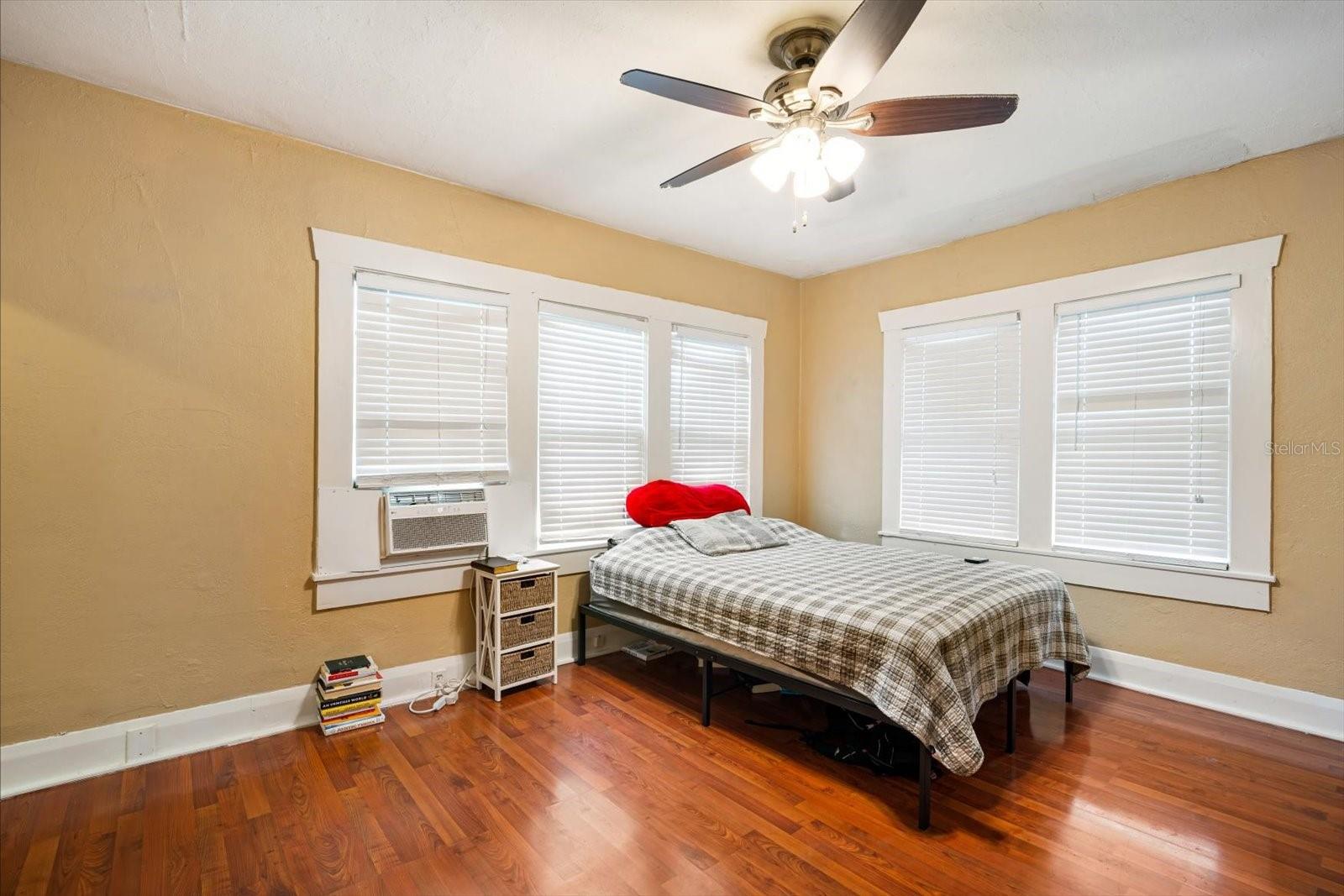 RIDGEWOOD PARK - Residential