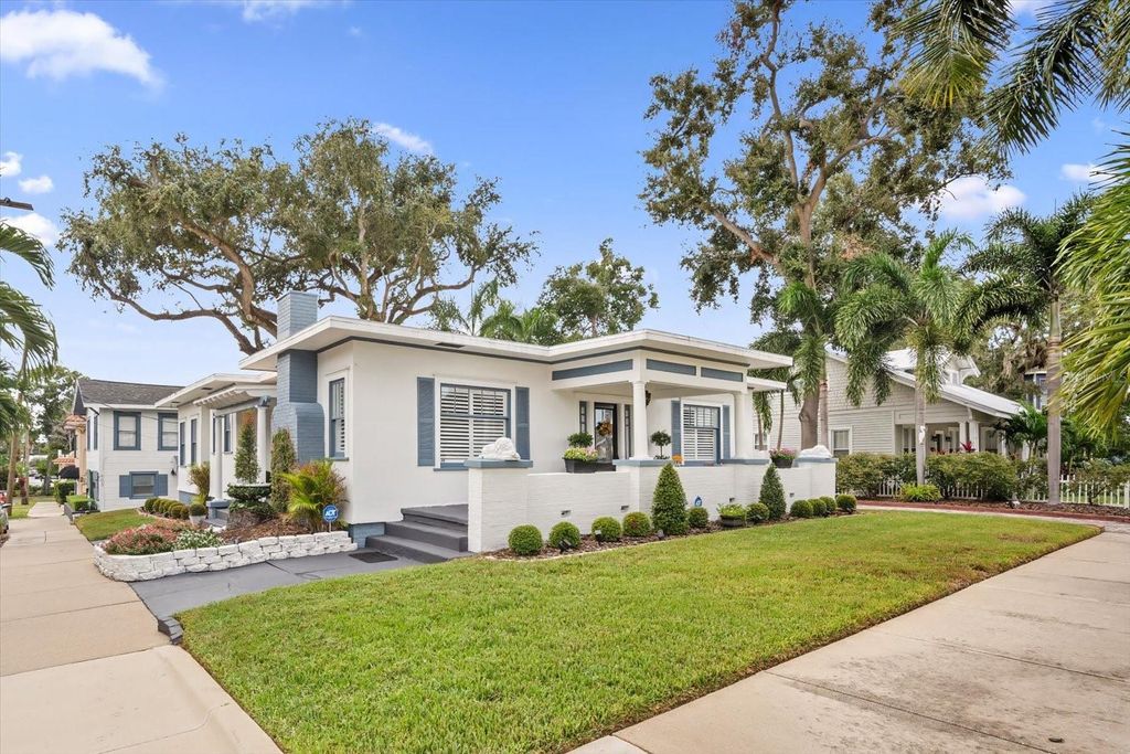 Photo of 2402 N Ridgewood Avenue, Tampa, FL 33602 (MLS # TB8440288)