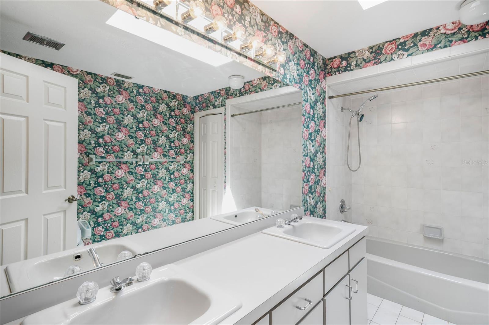 HAMPTON WOODS UNREC SUB - Residential