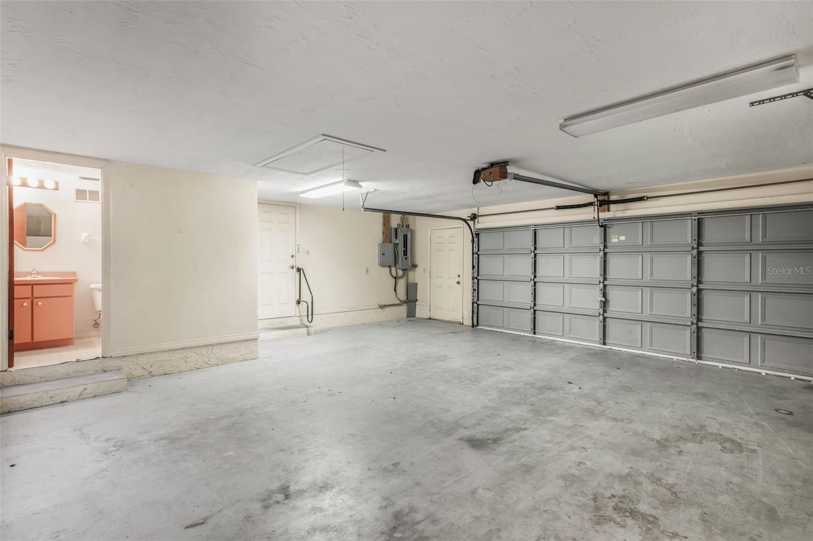 HAMPTON WOODS UNREC SUB - Residential