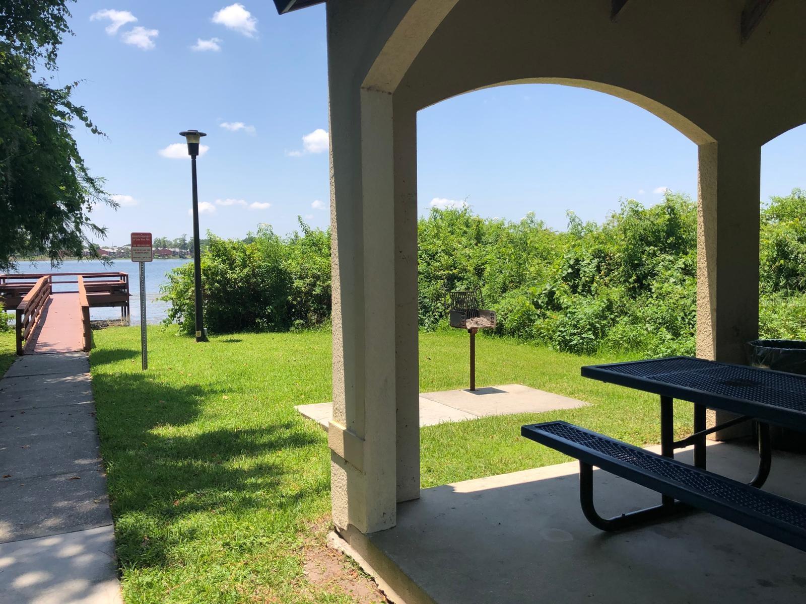 LAKEVIEW CONDO 05 - Residential Lease