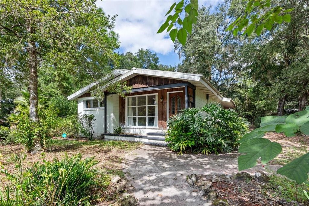 Photo of 1124 NW 40th Avenue, Gainesville, FL 32609 (MLS # GC534791)