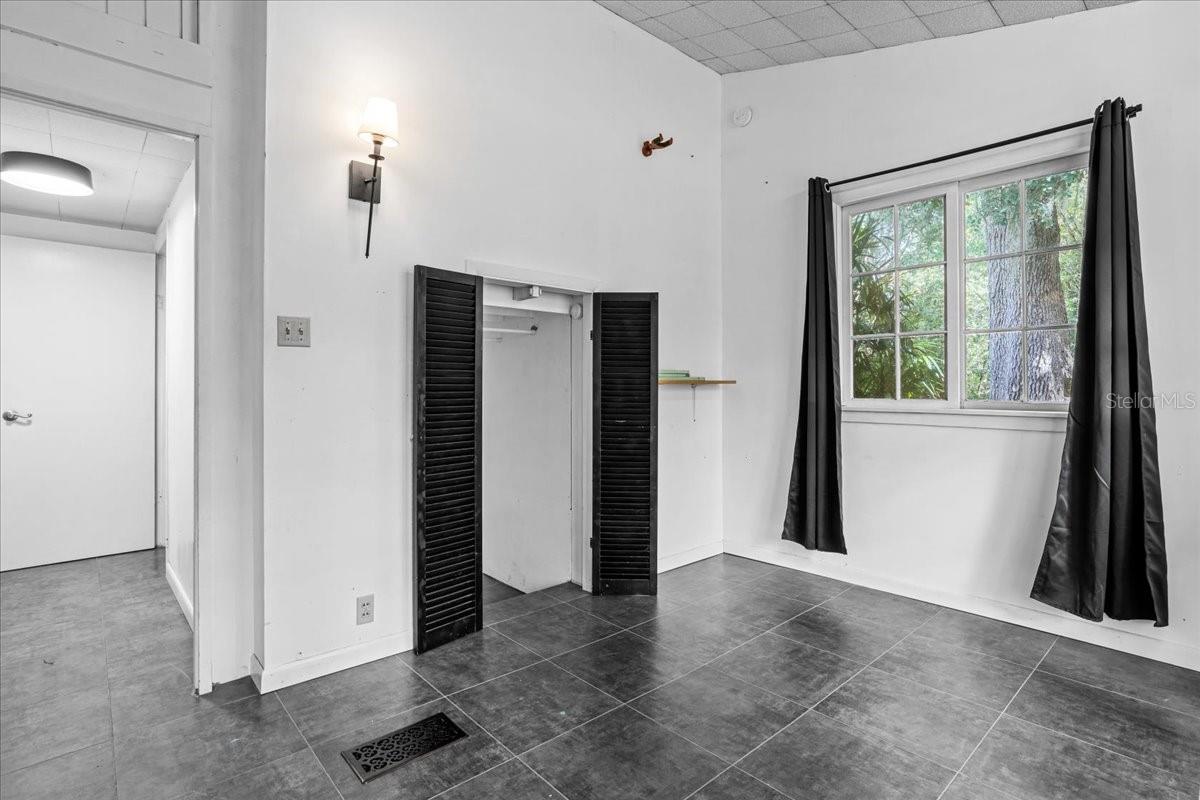 OAK HILL - Residential