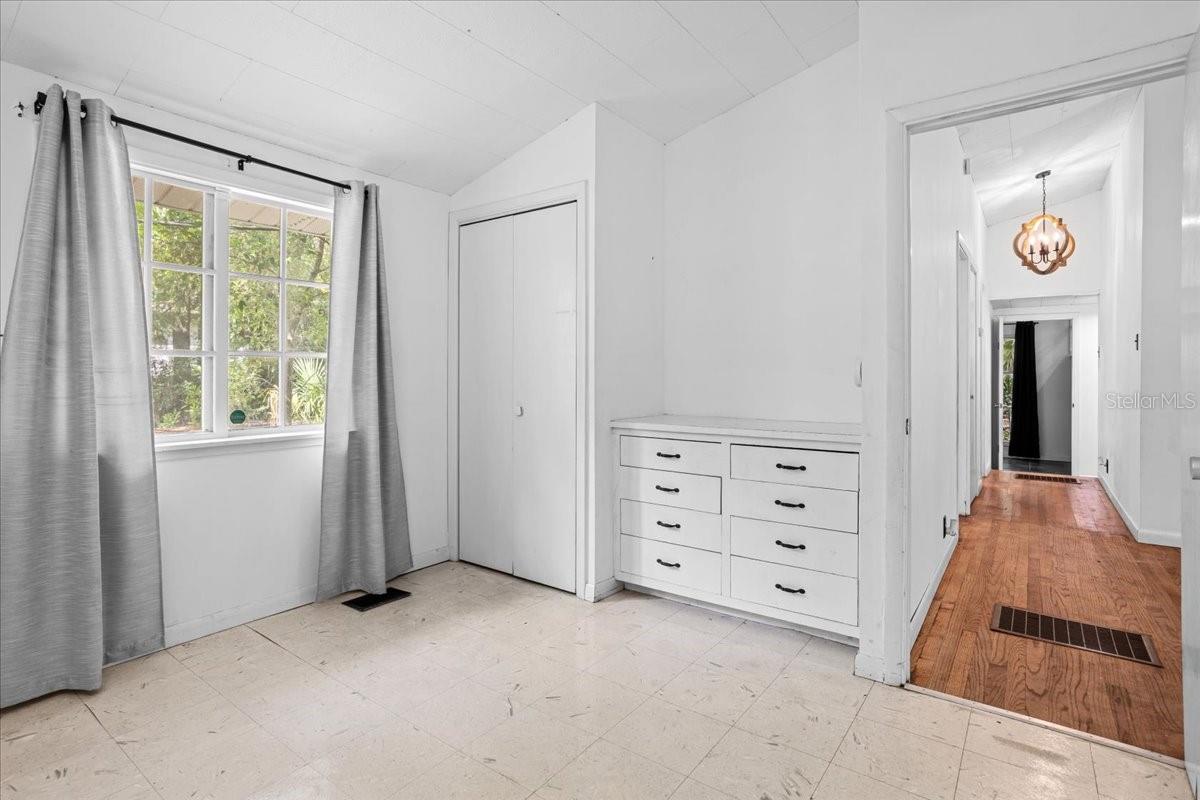 OAK HILL - Residential