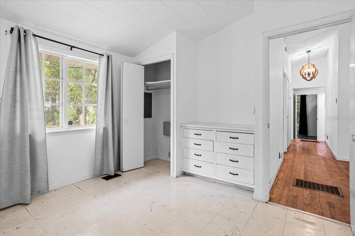 OAK HILL - Residential