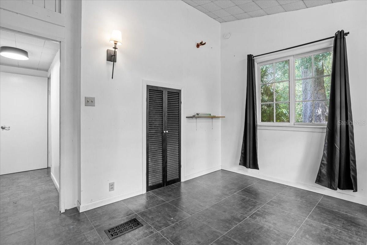 OAK HILL - Residential
