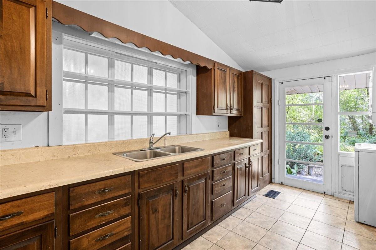 OAK HILL - Residential
