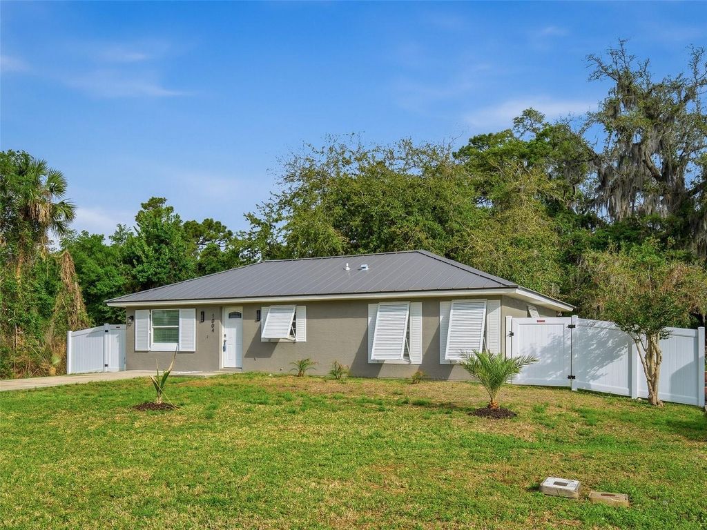 Photo of 1004 W 7th Street, New Smyrna Beach, FL 32168 (MLS # NS1087839)