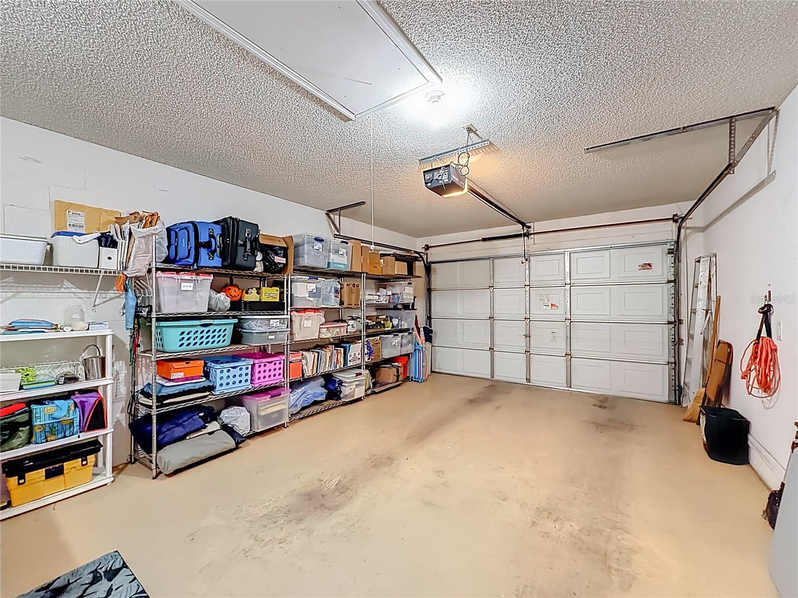 ON TOP/THE WORLD CENTRAL REPLA - Residential