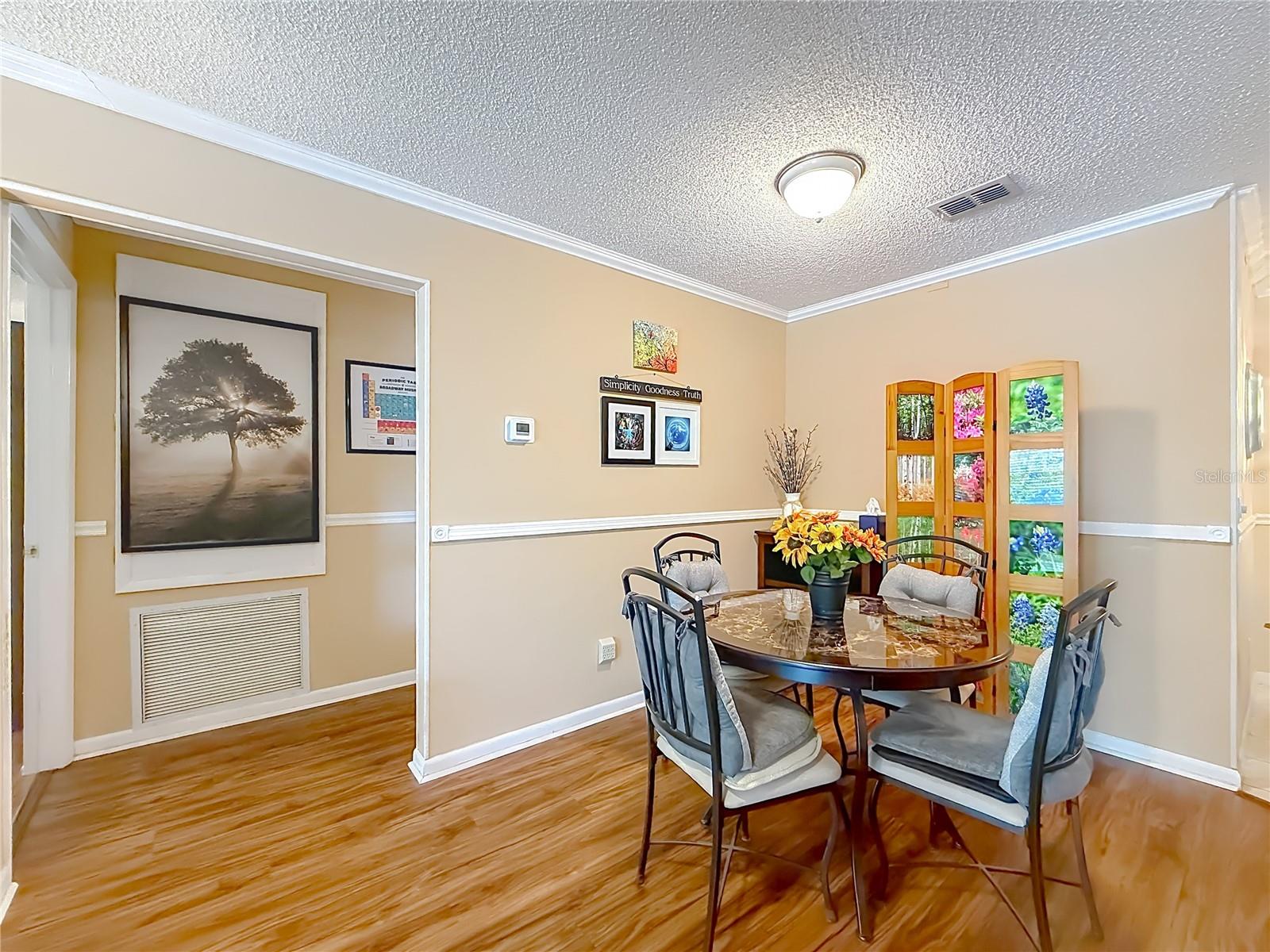 ON TOP/THE WORLD CENTRAL REPLA - Residential