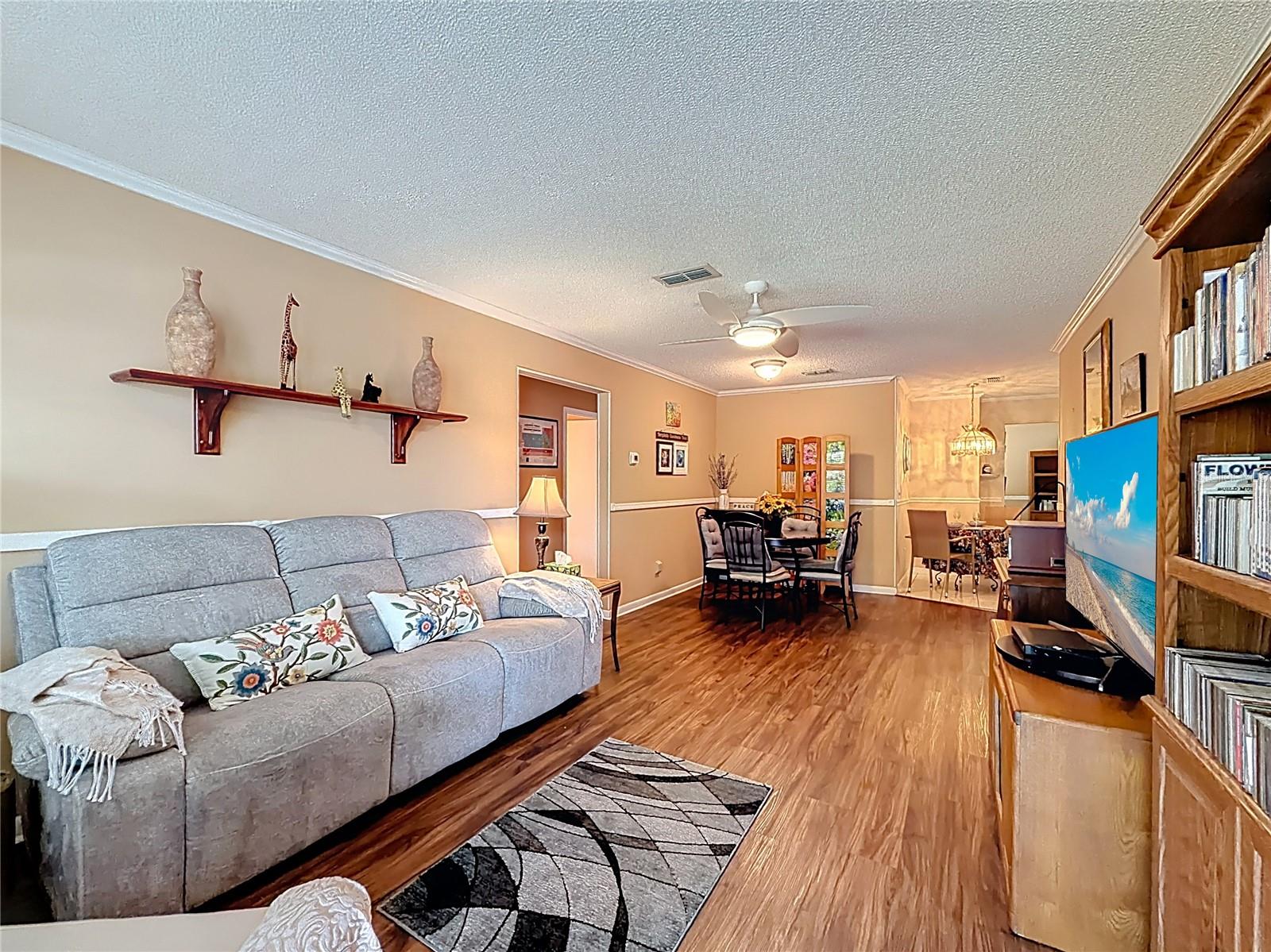 ON TOP/THE WORLD CENTRAL REPLA - Residential