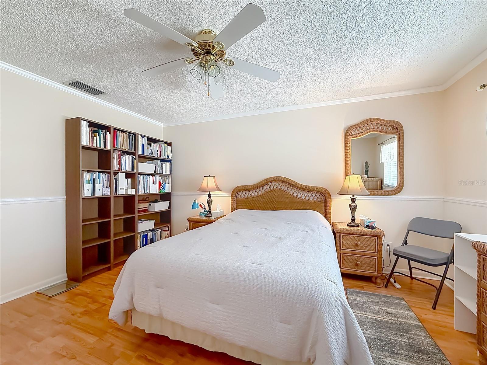 ON TOP/THE WORLD CENTRAL REPLA - Residential