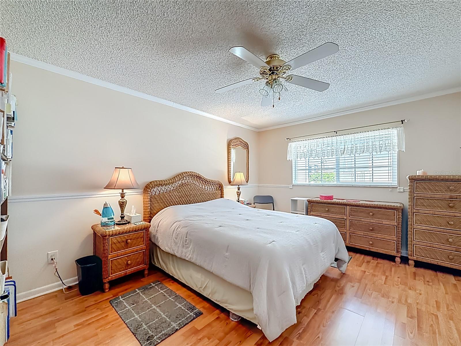 ON TOP/THE WORLD CENTRAL REPLA - Residential