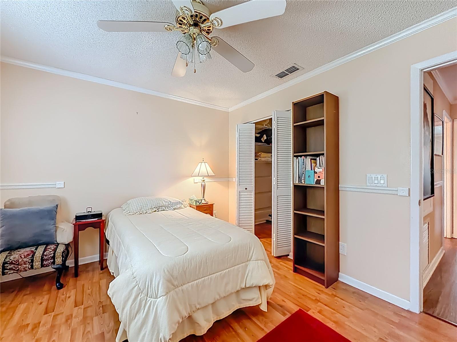 ON TOP/THE WORLD CENTRAL REPLA - Residential