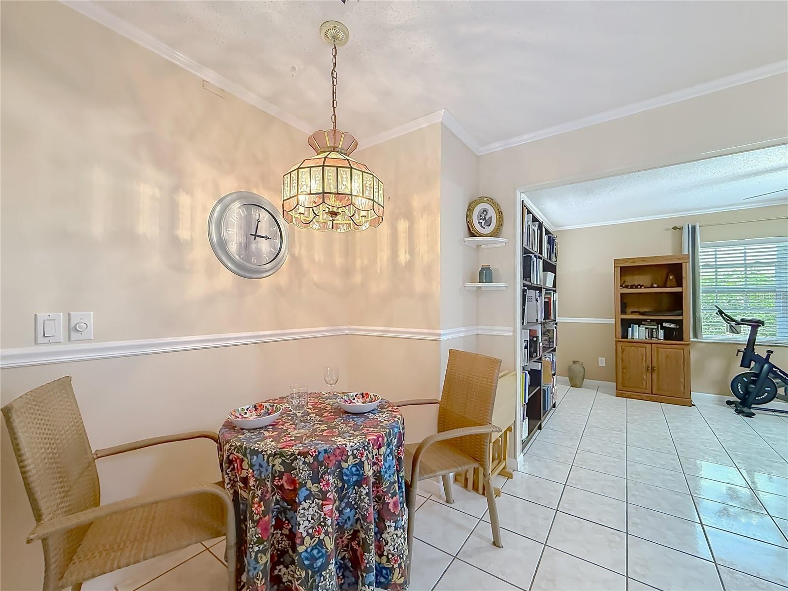 ON TOP/THE WORLD CENTRAL REPLA - Residential