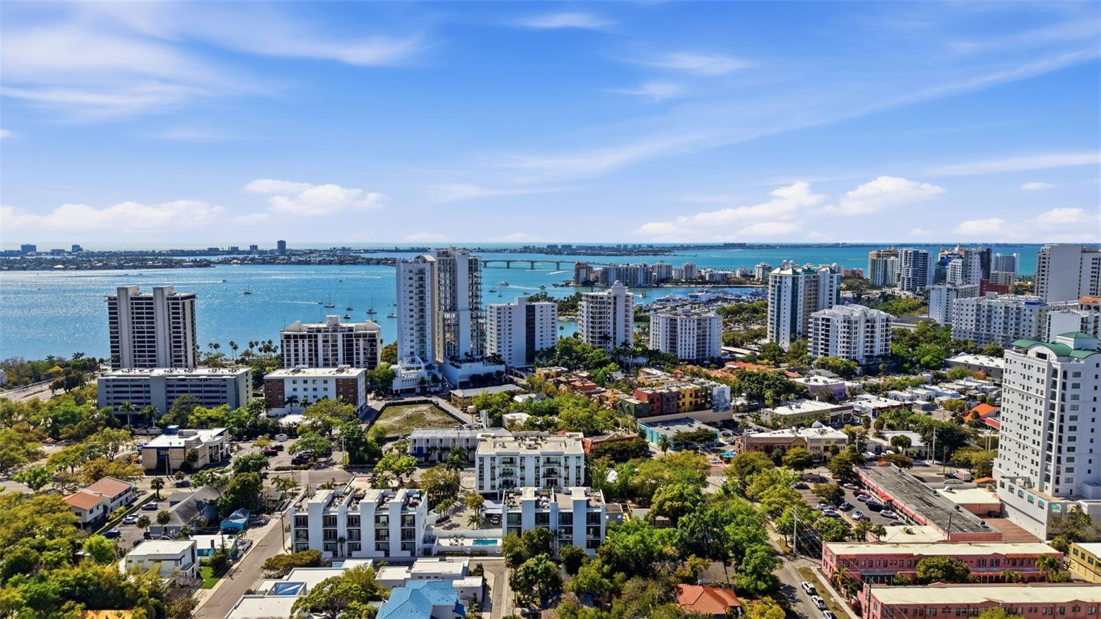 TOWNHOMES/ORANGE CLUB - Residential