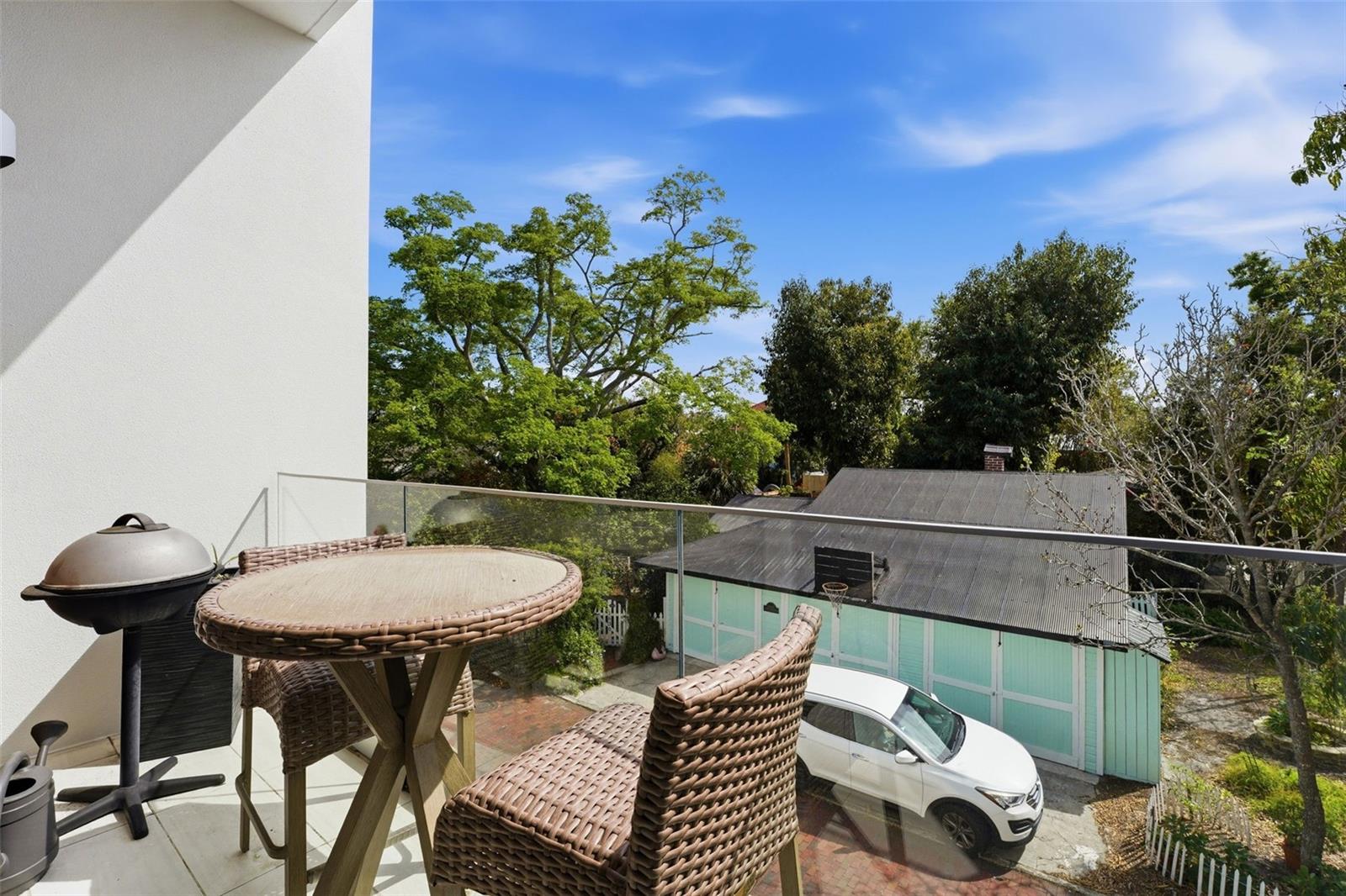 TOWNHOMES/ORANGE CLUB - Residential