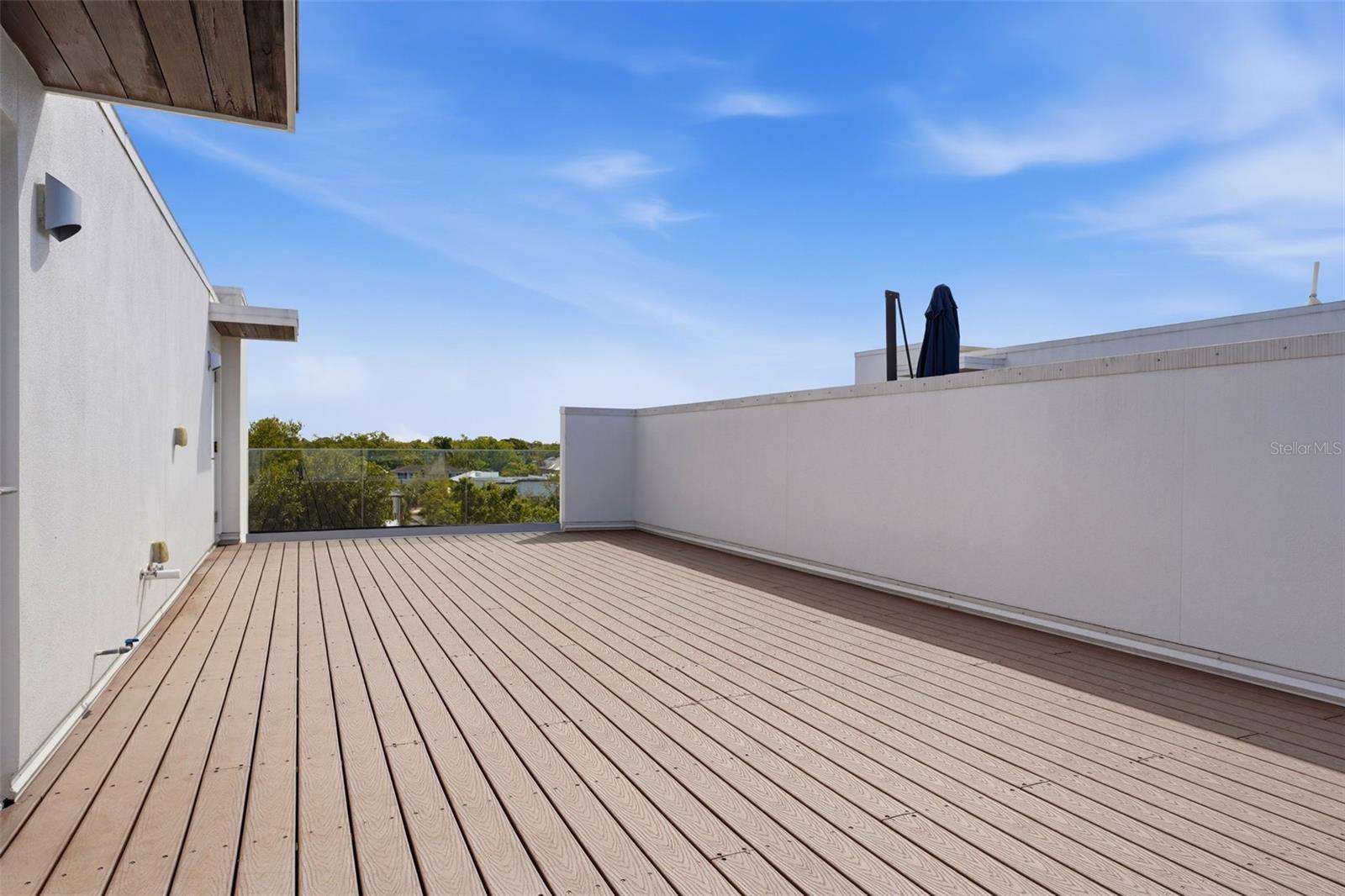 TOWNHOMES/ORANGE CLUB - Residential