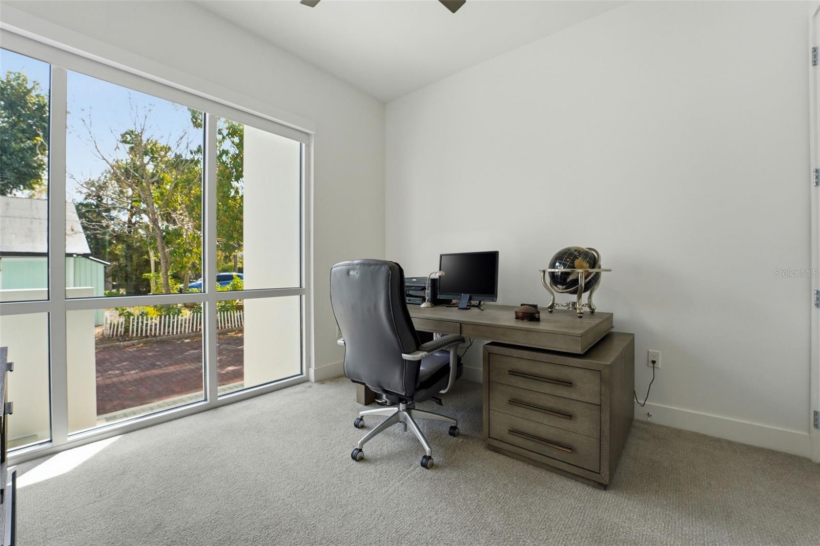 TOWNHOMES/ORANGE CLUB - Residential