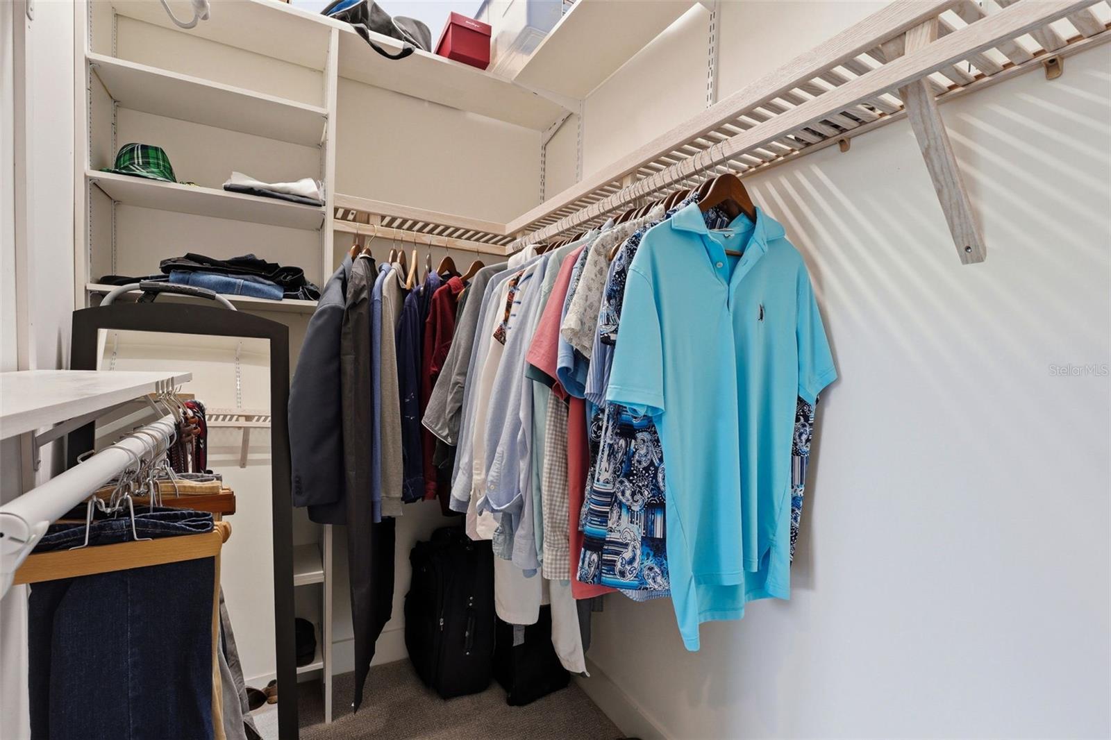 TOWNHOMES/ORANGE CLUB - Residential