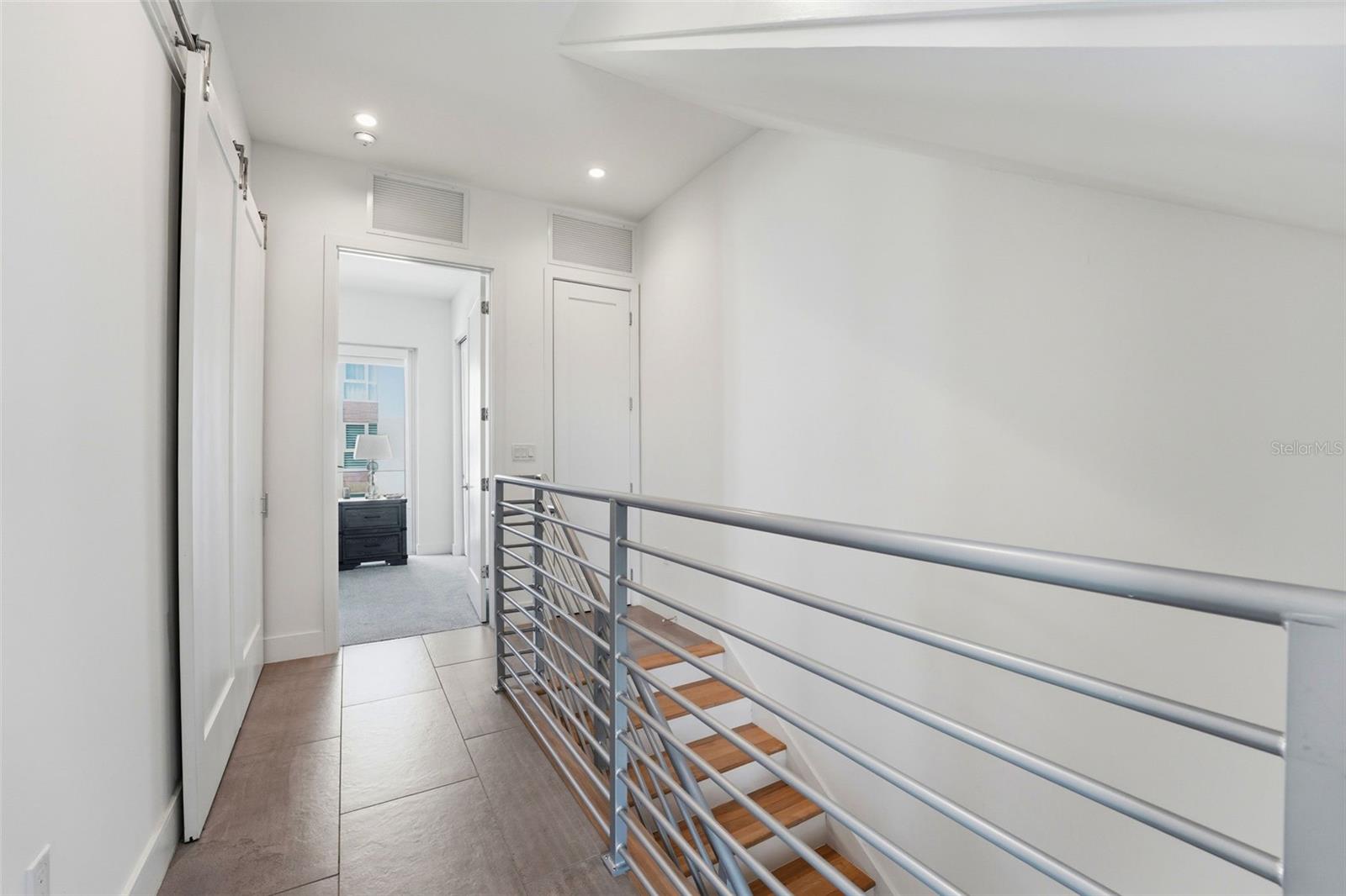 TOWNHOMES/ORANGE CLUB - Residential