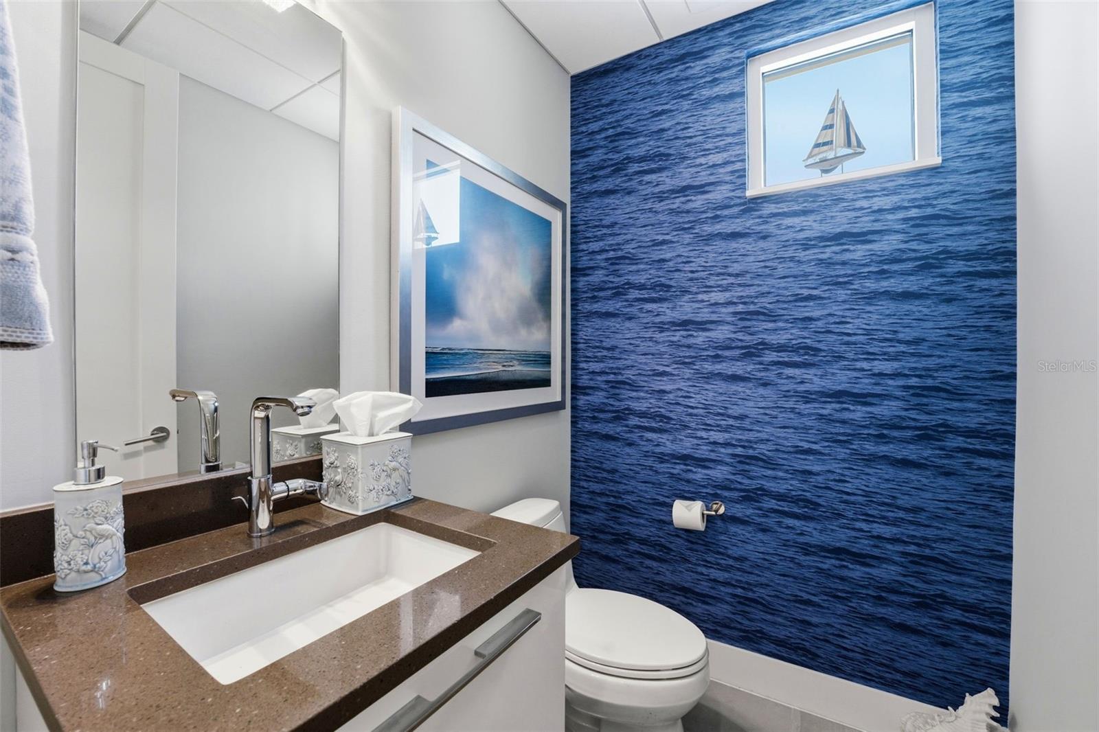 TOWNHOMES/ORANGE CLUB - Residential