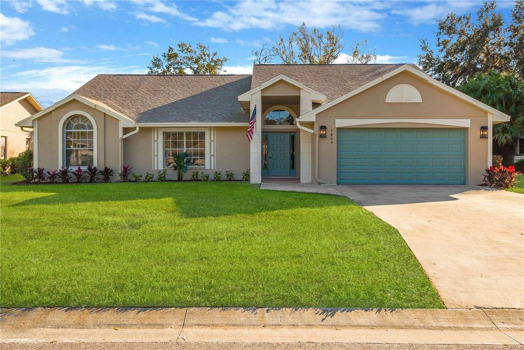 Photo of 1803 S Golfview Drive, Plant City, FL 33566 (MLS # TB8463949)