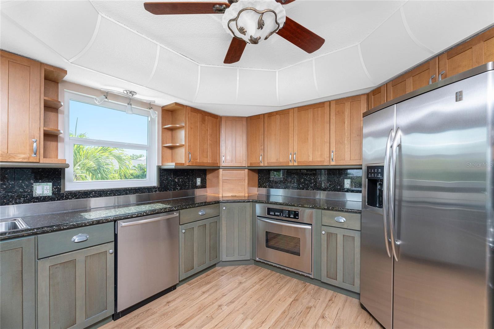 LEMON BAY ESTATE 01 - Residential