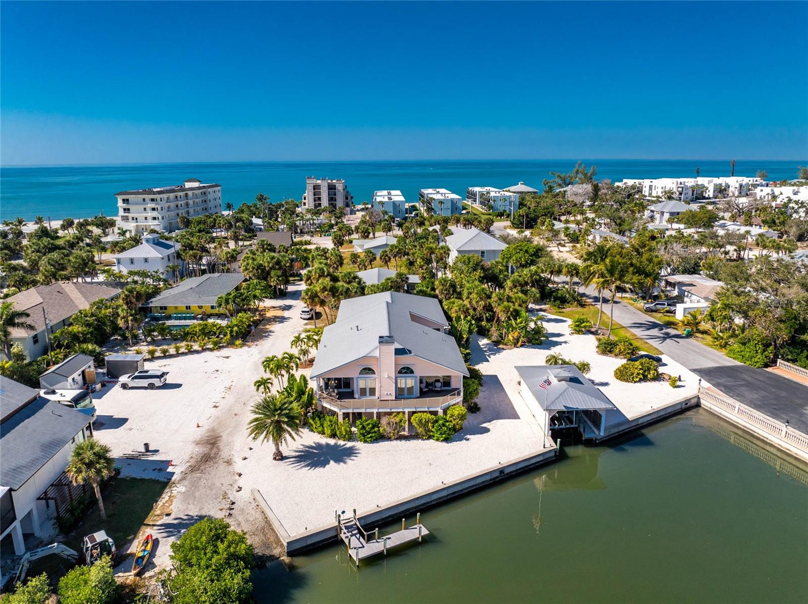 LEMON BAY ESTATE 01 - Residential