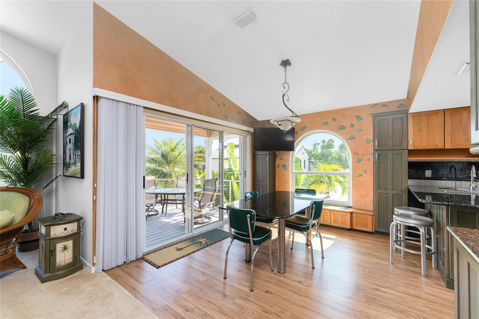 LEMON BAY ESTATE 01 - Residential