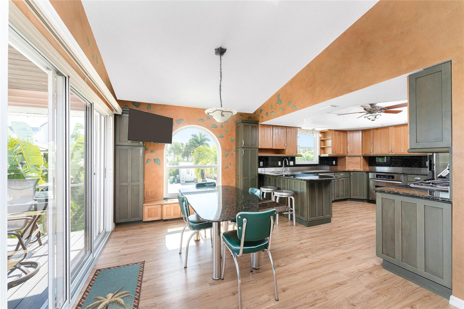 LEMON BAY ESTATE 01 - Residential