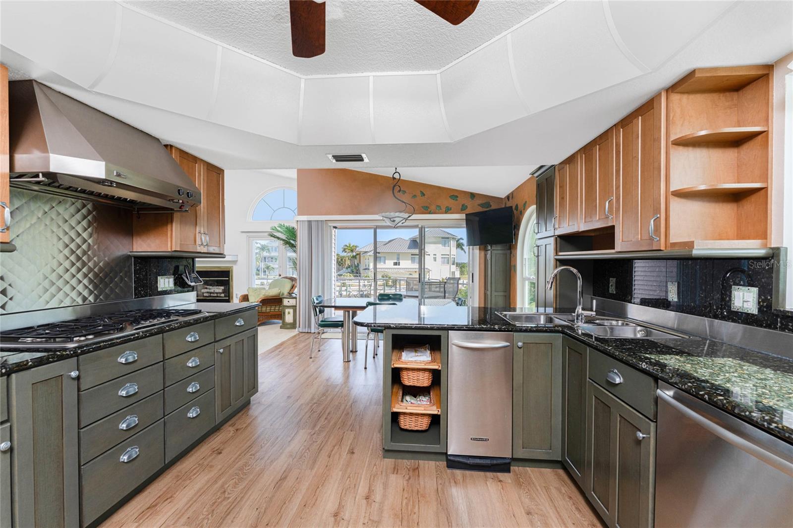 LEMON BAY ESTATE 01 - Residential