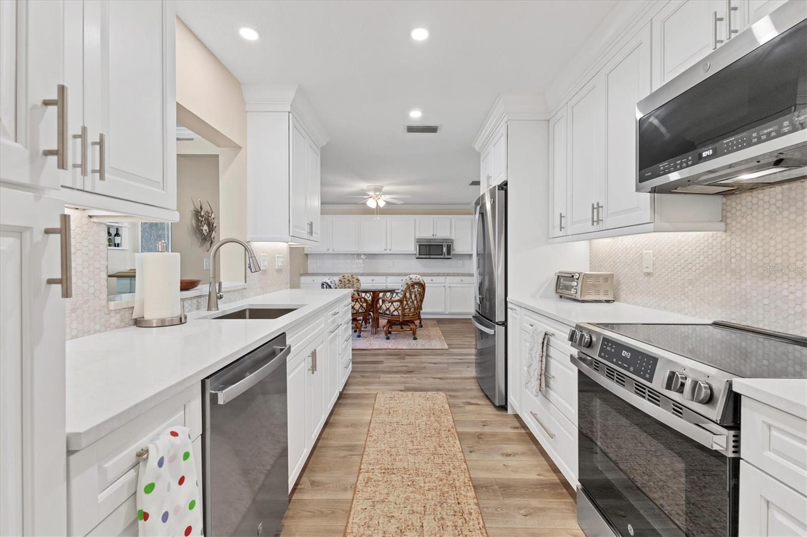 VILLAGE GREEN OF BRADENTON - Residential