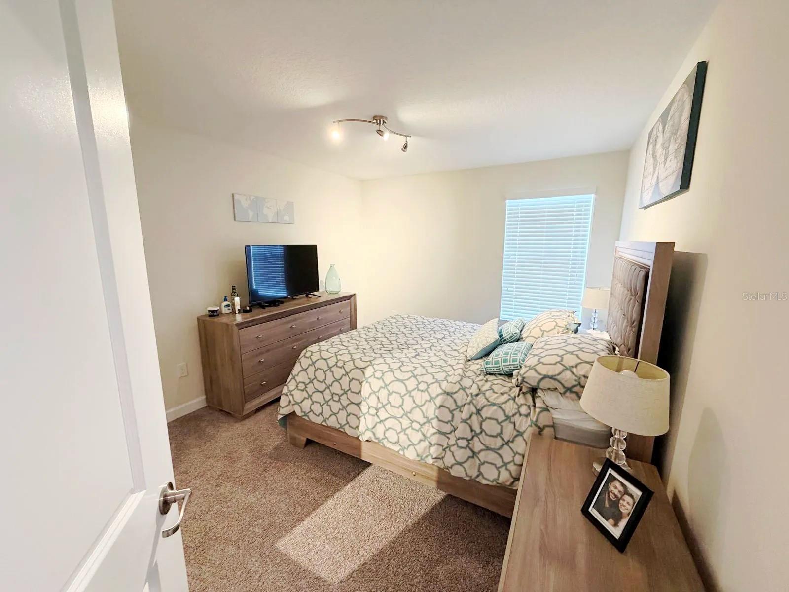 STOREY LAKE - Residential