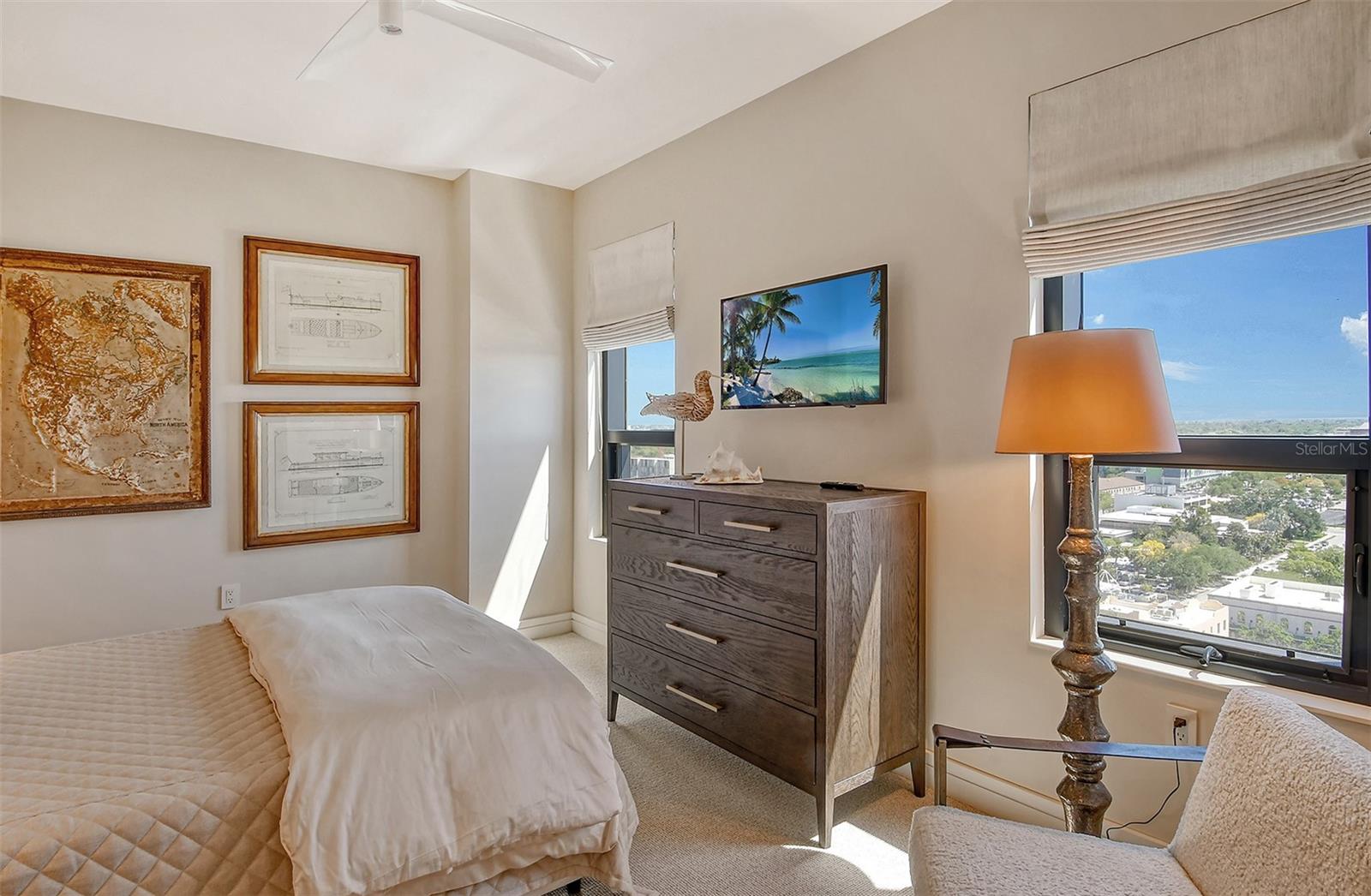 PLAZA AT 05 POINTS RESIDENCES - Residential