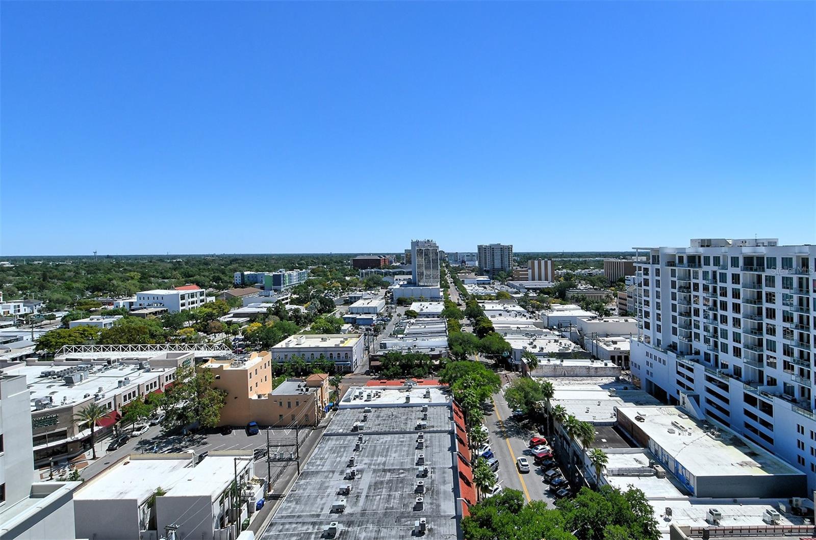 PLAZA AT 05 POINTS RESIDENCES - Residential