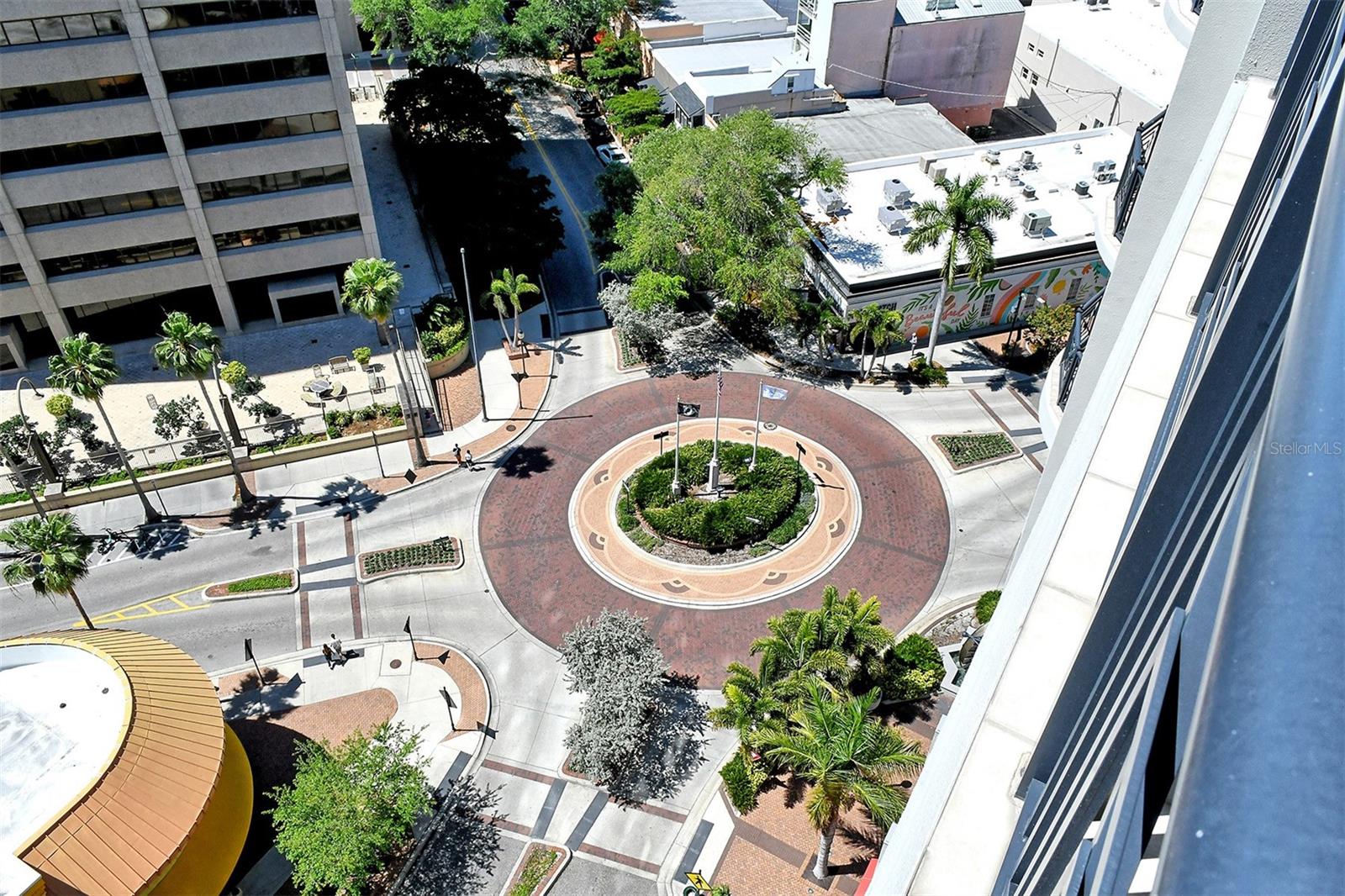 PLAZA AT 05 POINTS RESIDENCES - Residential