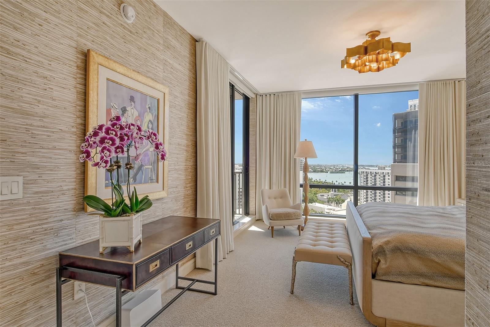 PLAZA AT 05 POINTS RESIDENCES - Residential