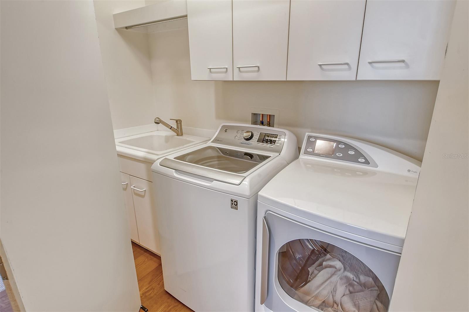 PLAZA AT 05 POINTS RESIDENCES - Residential