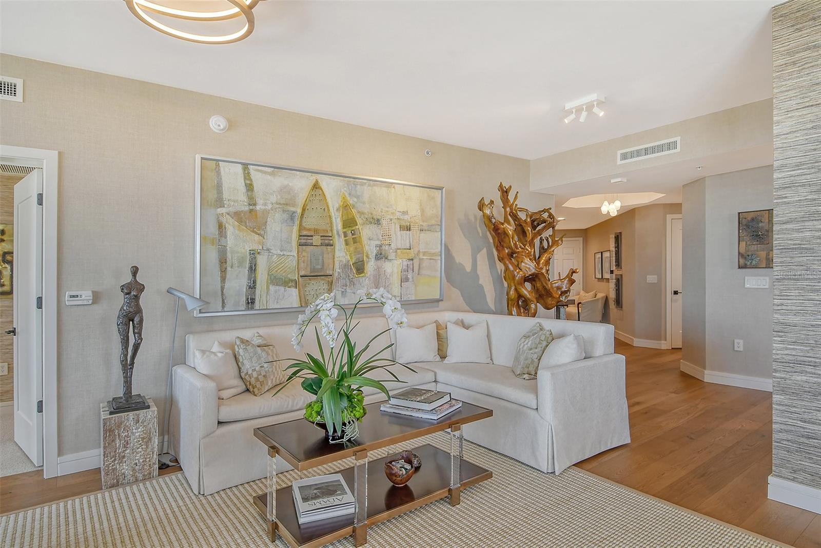 PLAZA AT 05 POINTS RESIDENCES - Residential