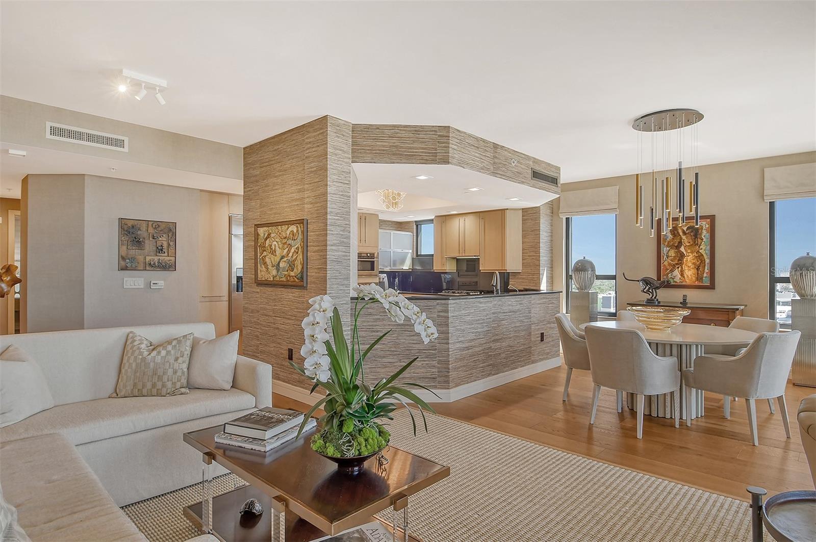 PLAZA AT 05 POINTS RESIDENCES - Residential