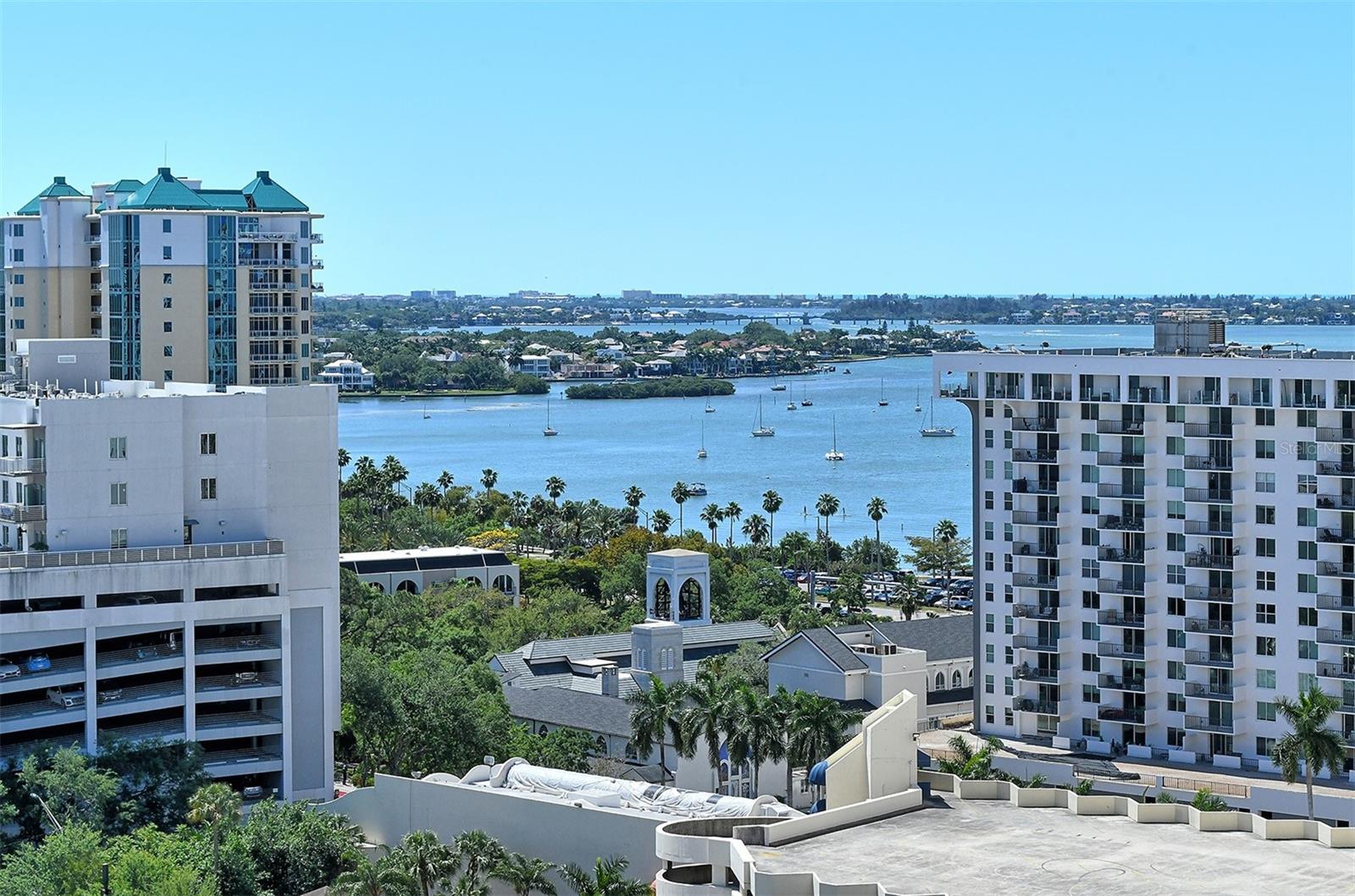 PLAZA AT 05 POINTS RESIDENCES - Residential