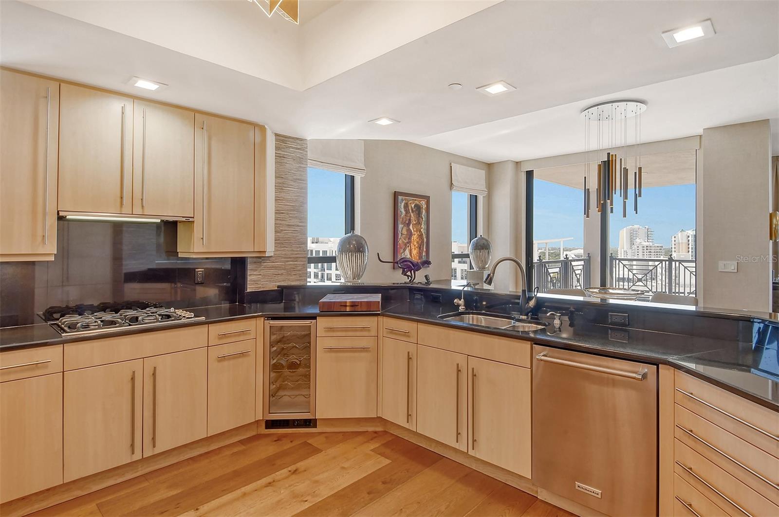 PLAZA AT 05 POINTS RESIDENCES - Residential