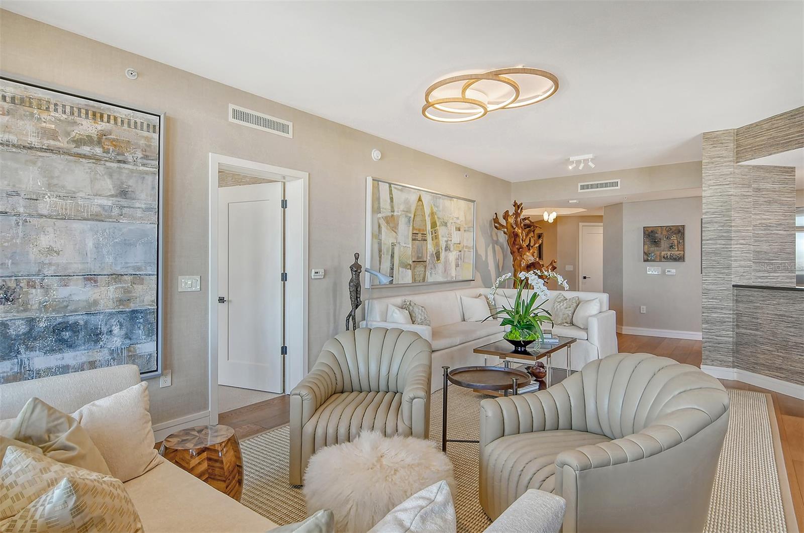 PLAZA AT 05 POINTS RESIDENCES - Residential