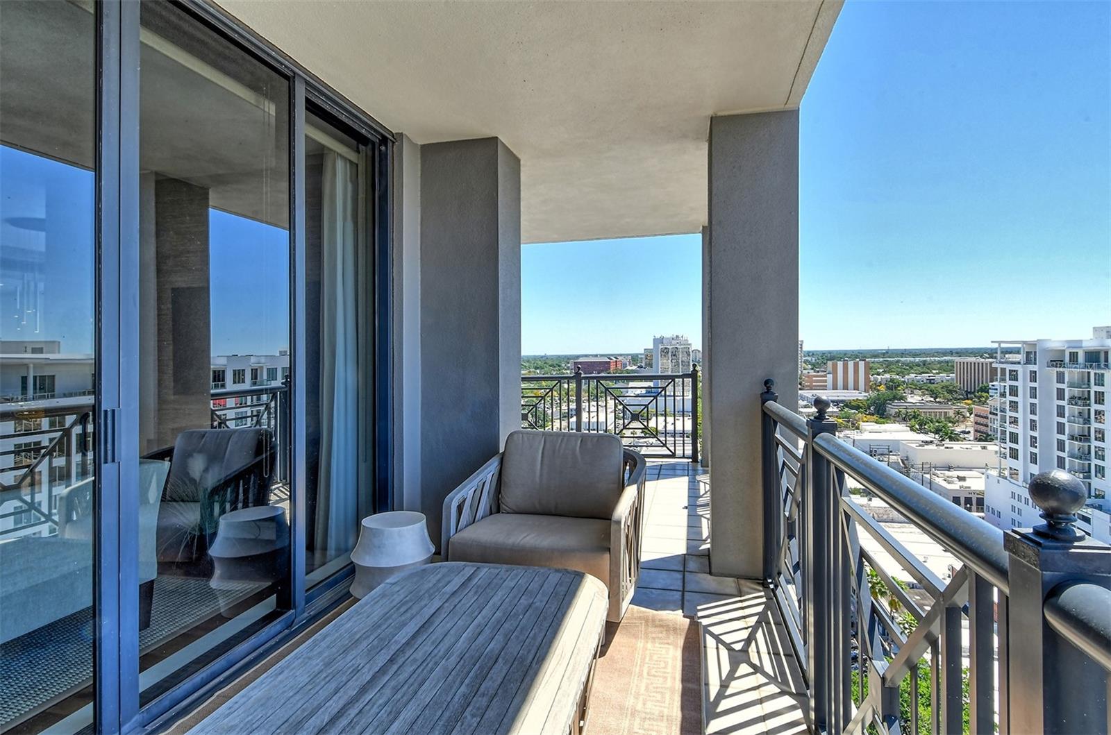 PLAZA AT 05 POINTS RESIDENCES - Residential