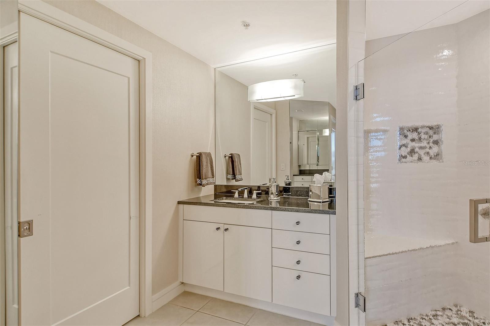 PLAZA AT 05 POINTS RESIDENCES - Residential