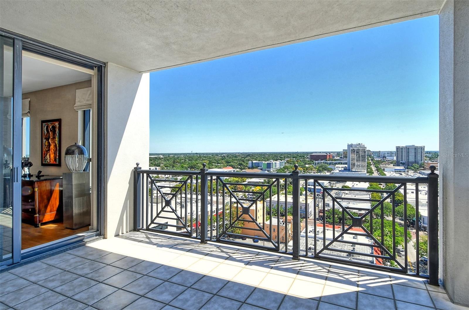 PLAZA AT 05 POINTS RESIDENCES - Residential