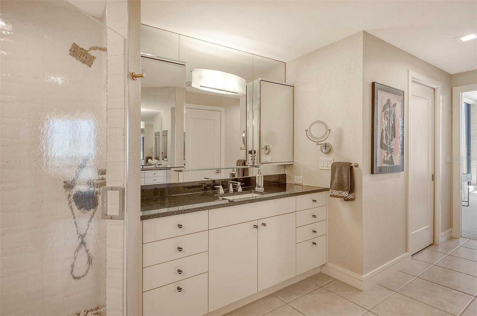 PLAZA AT 05 POINTS RESIDENCES - Residential