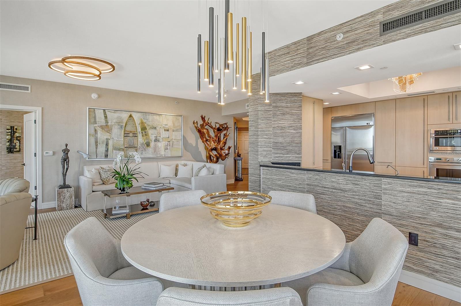 PLAZA AT 05 POINTS RESIDENCES - Residential